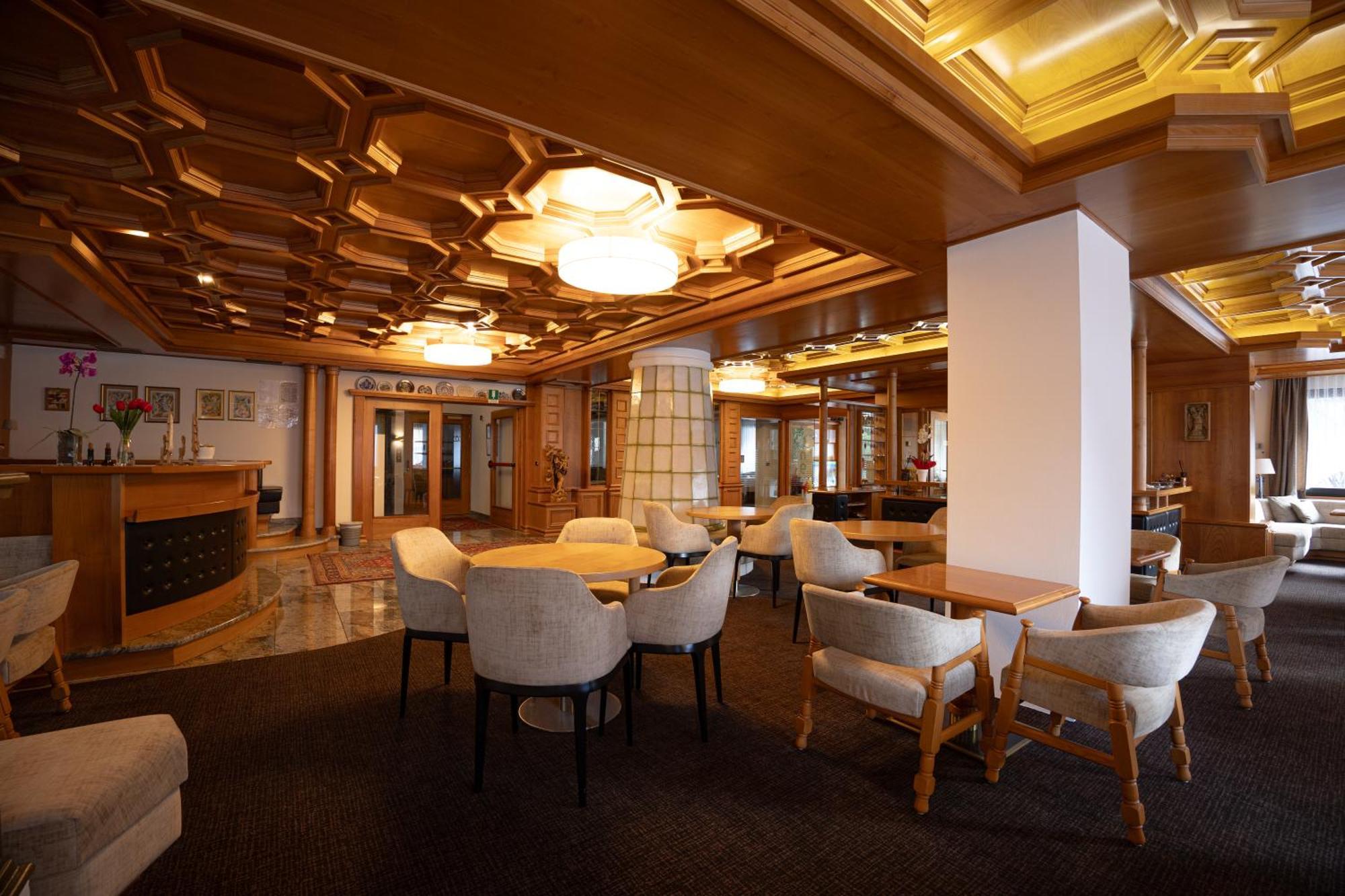 Hotel Engel Canazei Ngoại thất bức ảnh