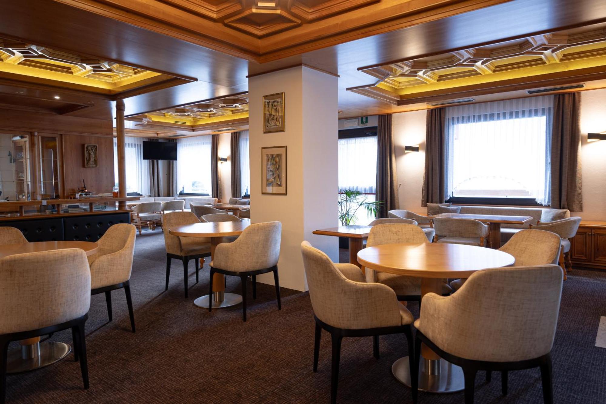 Hotel Engel Canazei Ngoại thất bức ảnh