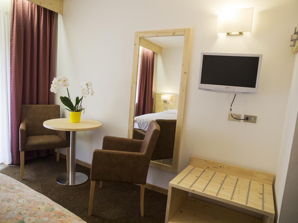 Hotel Engel Canazei Ngoại thất bức ảnh